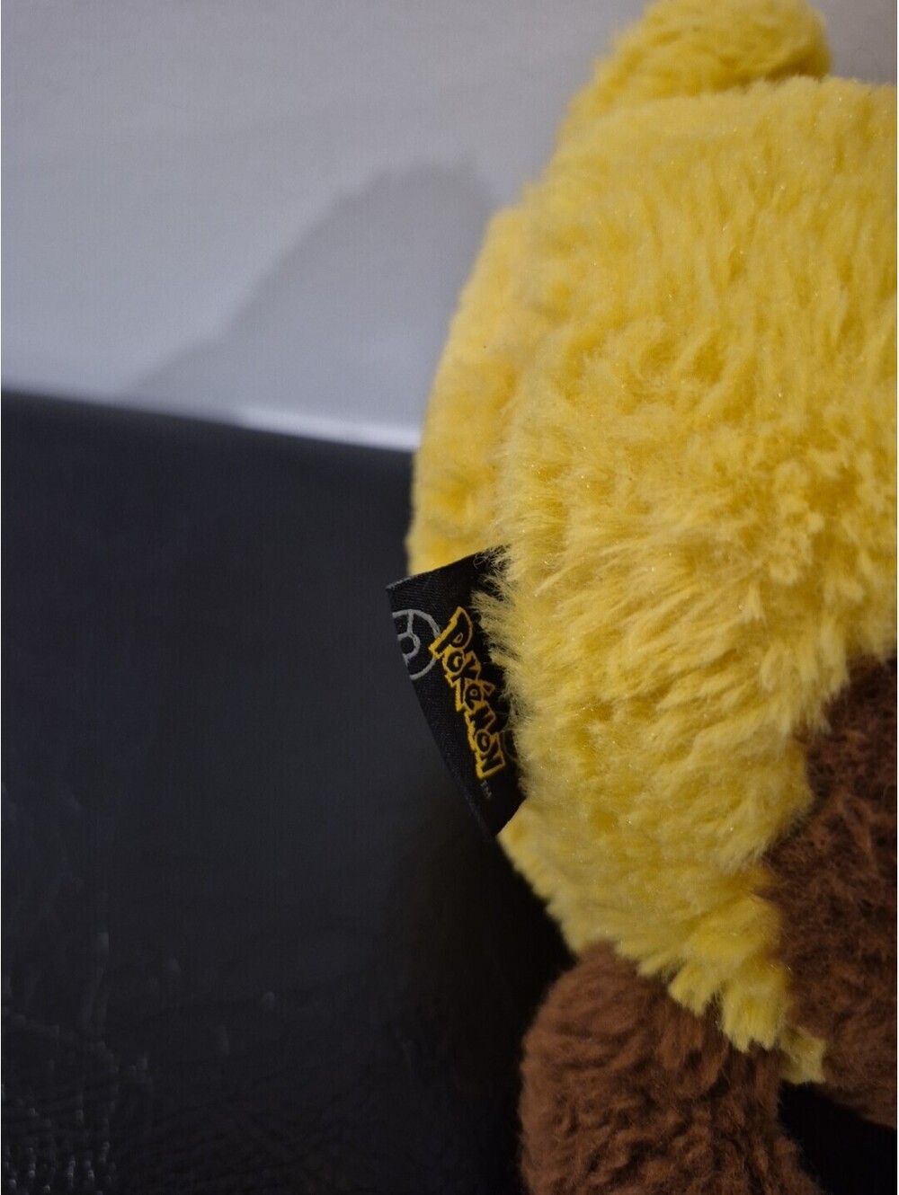 Pokemon Pikachu Plush Droppy Ears Move Up When Hands Pressed 1997 Black Label - Picture 7 of 9